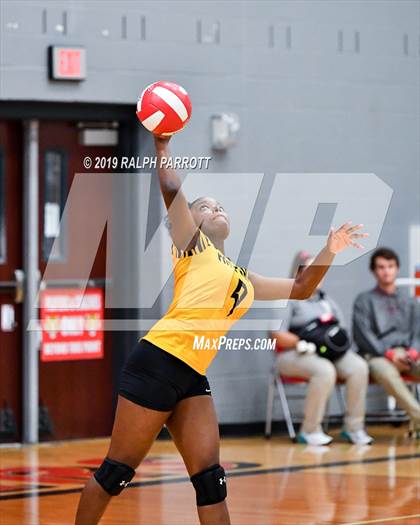 Thumbnail 1 in Alief Hastings vs. Fort Bend Travis photogallery.