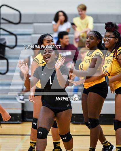 Thumbnail 3 in Alief Hastings vs. Fort Bend Travis photogallery.