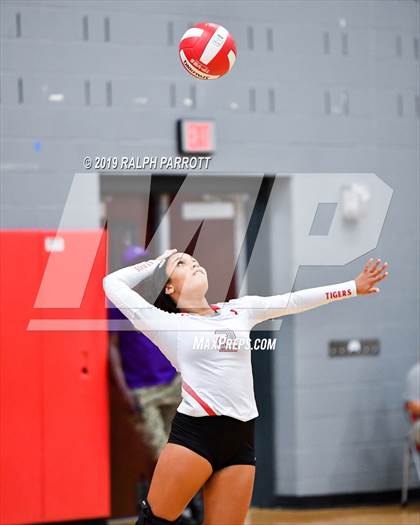 Thumbnail 3 in Alief Hastings vs. Fort Bend Travis photogallery.