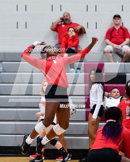 Thumbnail 2 in Alief Hastings vs. Fort Bend Travis photogallery.