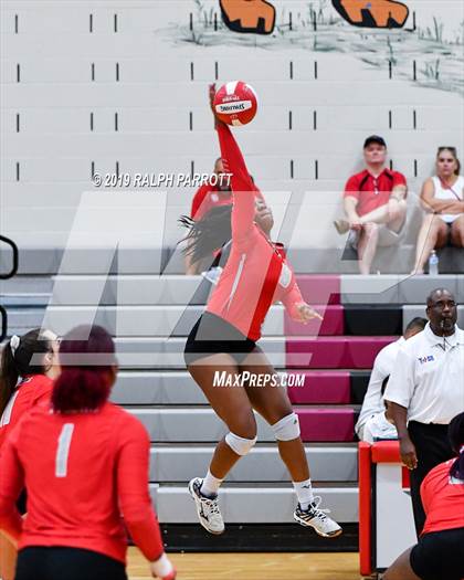 Thumbnail 1 in Alief Hastings vs. Fort Bend Travis photogallery.