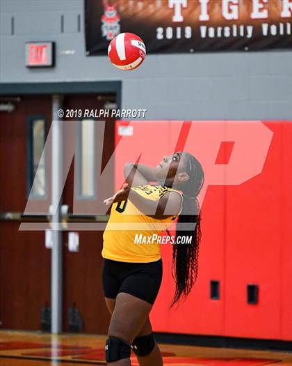 Thumbnail 2 in Alief Hastings vs. Fort Bend Travis photogallery.