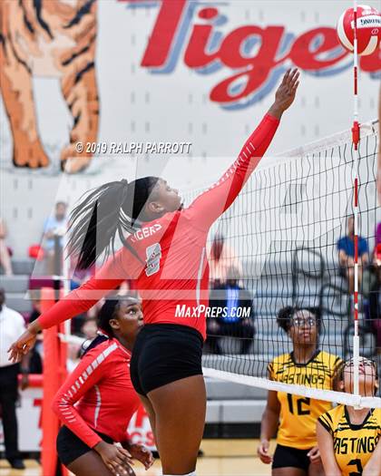 Thumbnail 3 in Alief Hastings vs. Fort Bend Travis photogallery.
