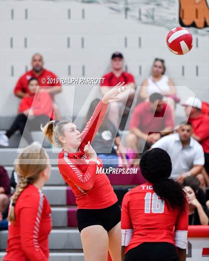 Thumbnail 1 in Alief Hastings vs. Fort Bend Travis photogallery.
