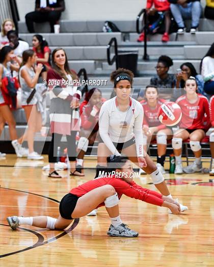 Thumbnail 1 in Alief Hastings vs. Fort Bend Travis photogallery.