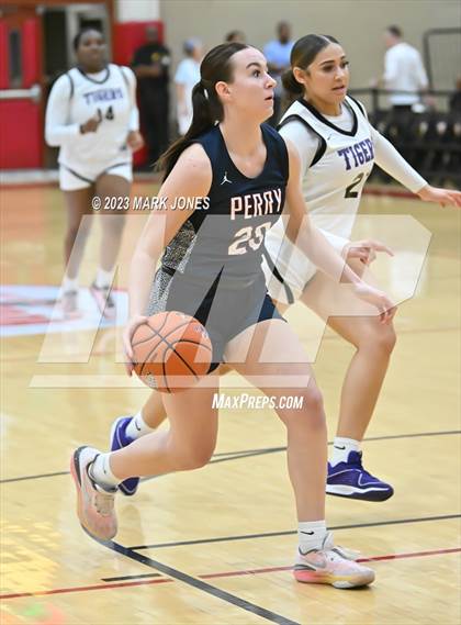 Thumbnail 2 in Perry vs. Millennium (Hoophall West Invitational) photogallery.