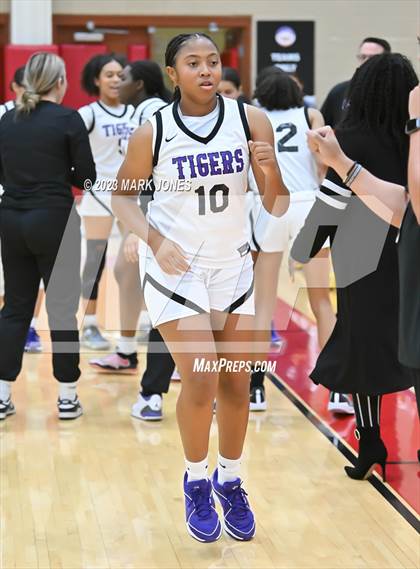 Thumbnail 1 in Perry vs. Millennium (Hoophall West Invitational) photogallery.