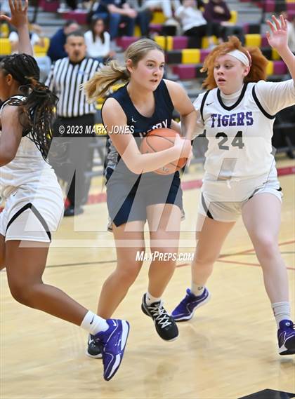 Thumbnail 1 in Perry vs. Millennium (Hoophall West Invitational) photogallery.