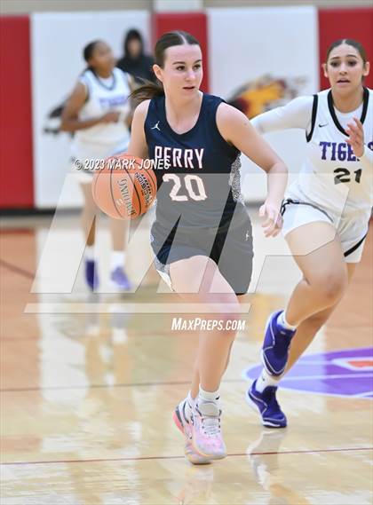 Thumbnail 1 in Perry vs. Millennium (Hoophall West Invitational) photogallery.
