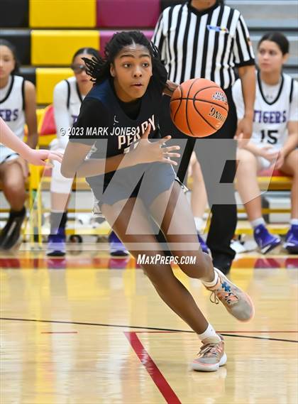 Thumbnail 1 in Perry vs. Millennium (Hoophall West Invitational) photogallery.