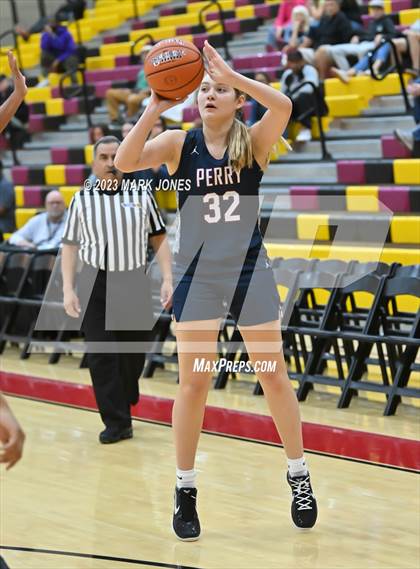 Thumbnail 1 in Perry vs. Millennium (Hoophall West Invitational) photogallery.