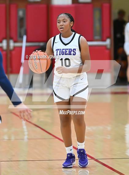 Thumbnail 1 in Perry vs. Millennium (Hoophall West Invitational) photogallery.