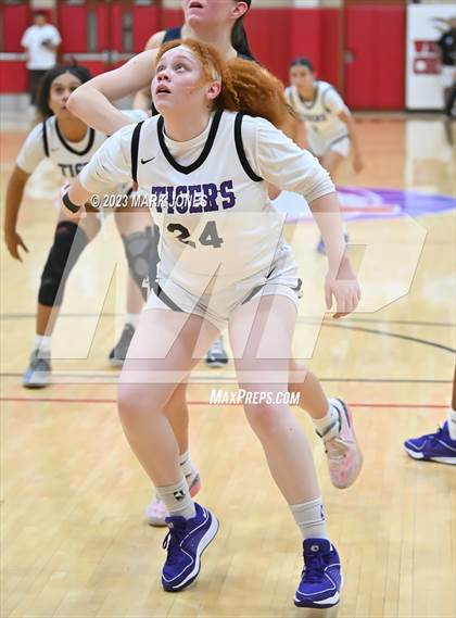 Thumbnail 1 in Perry vs. Millennium (Hoophall West Invitational) photogallery.