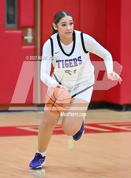 Thumbnail 2 in Perry vs. Millennium (Hoophall West Invitational) photogallery.