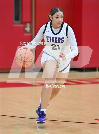 Thumbnail 3 in Perry vs. Millennium (Hoophall West Invitational) photogallery.