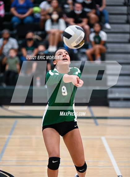 Thumbnail 1 in Reedley @ Hoover photogallery.