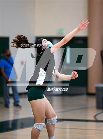 Thumbnail 2 in Reedley @ Hoover photogallery.
