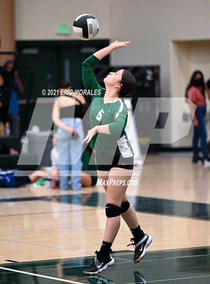 Thumbnail 2 in Reedley @ Hoover photogallery.