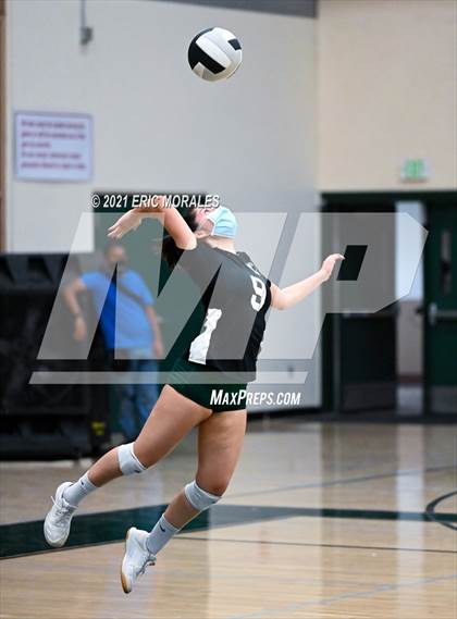 Thumbnail 1 in Reedley @ Hoover photogallery.