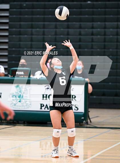 Thumbnail 2 in Reedley @ Hoover photogallery.