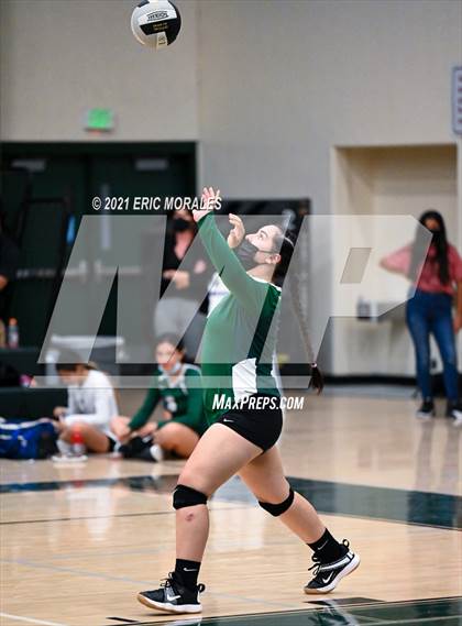 Thumbnail 1 in Reedley @ Hoover photogallery.