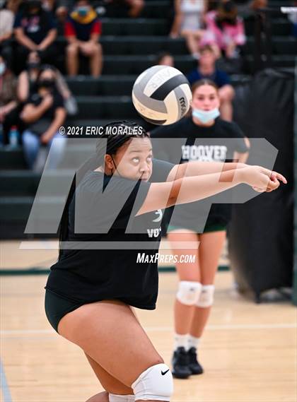 Thumbnail 2 in Reedley @ Hoover photogallery.