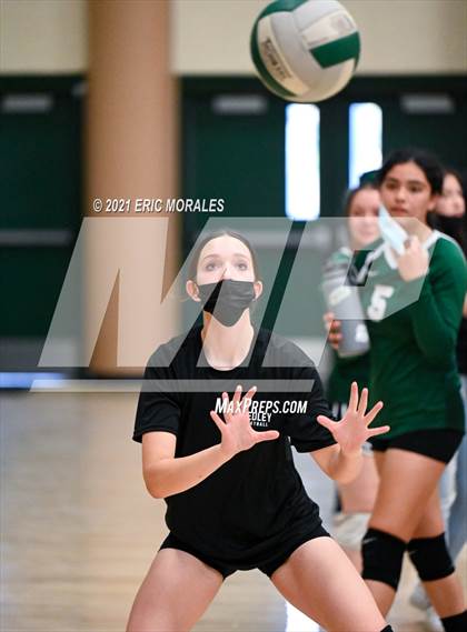 Thumbnail 2 in Reedley @ Hoover photogallery.