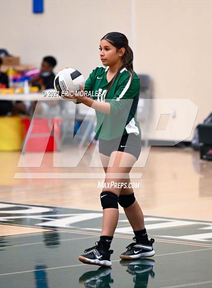 Thumbnail 1 in Reedley @ Hoover photogallery.