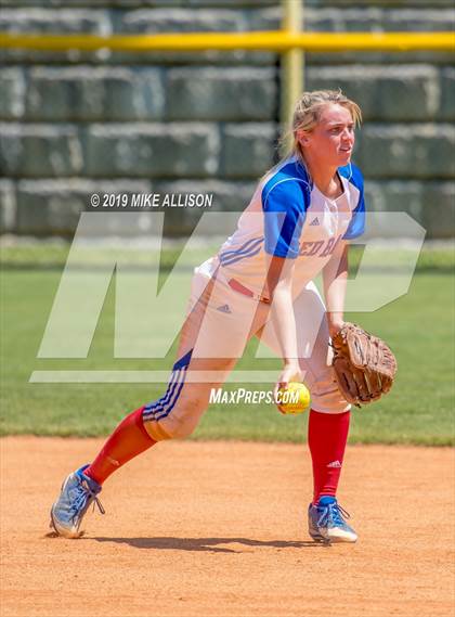Thumbnail 2 in Red Bank vs Sale Creek photogallery.