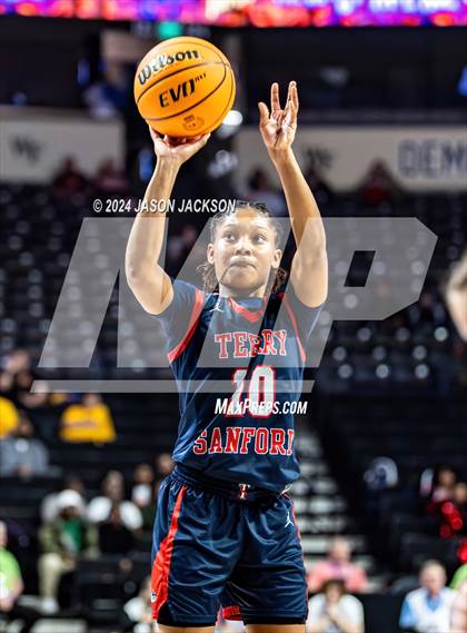 Thumbnail 2 in Terry Sanford @ West Rowan (NCHSAA 3A Final) photogallery.