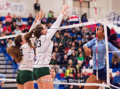 Thumbnail 3 in Sacred Heart Cathedral vs. Valley Christian (CIF-CCS Division 3 Championship) photogallery.