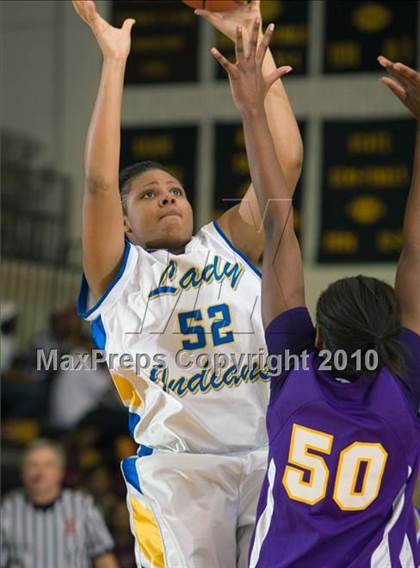 Thumbnail 1 in Covington vs Jackson Northside (Dyersburg Tournament) photogallery.