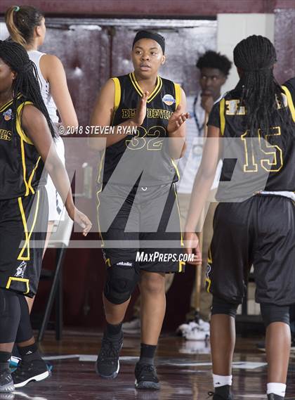Thumbnail 1 in Hamilton Heights vs. Winter Haven (GEICO National Tournament Semifinal) photogallery.