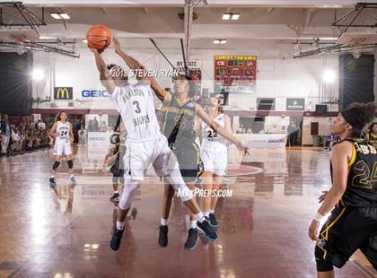 Thumbnail 1 in Hamilton Heights vs. Winter Haven (GEICO National Tournament Semifinal) photogallery.