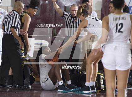 Thumbnail 2 in Hamilton Heights vs. Winter Haven (GEICO National Tournament Semifinal) photogallery.