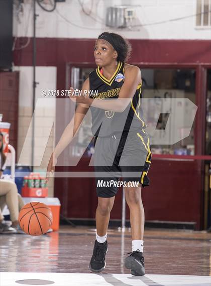 Thumbnail 2 in Hamilton Heights vs. Winter Haven (GEICO National Tournament Semifinal) photogallery.