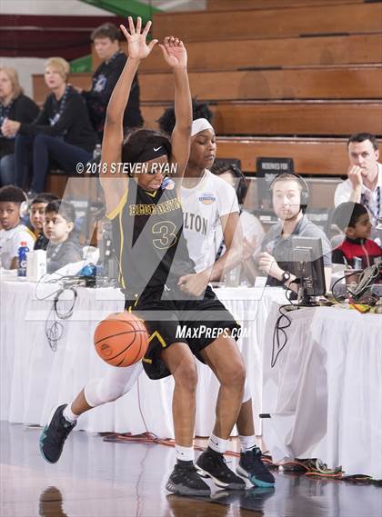 Thumbnail 2 in Hamilton Heights vs. Winter Haven (GEICO National Tournament Semifinal) photogallery.
