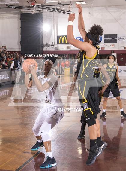 Thumbnail 3 in Hamilton Heights vs. Winter Haven (GEICO National Tournament Semifinal) photogallery.