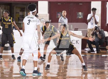 Thumbnail 1 in Hamilton Heights vs. Winter Haven (GEICO National Tournament Semifinal) photogallery.