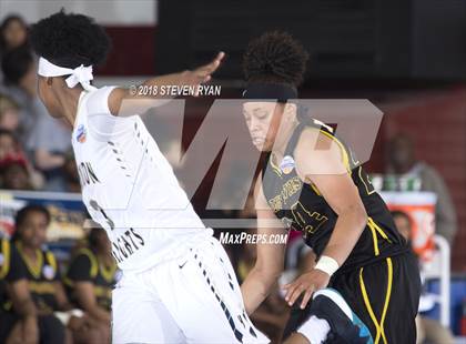 Thumbnail 2 in Hamilton Heights vs. Winter Haven (GEICO National Tournament Semifinal) photogallery.