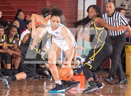 Thumbnail 2 in Hamilton Heights vs. Winter Haven (GEICO National Tournament Semifinal) photogallery.