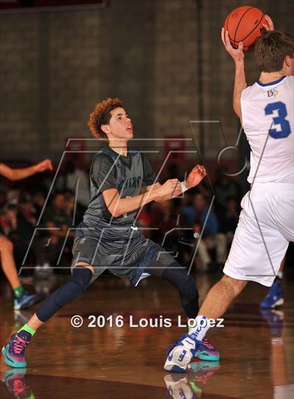 Thumbnail 2 in Chino Hills vs. Bishop Gorman (Nike Extravaganza) photogallery.