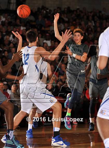 Thumbnail 1 in Chino Hills vs. Bishop Gorman (Nike Extravaganza) photogallery.