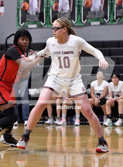 Thumbnail 1 in Lincoln vs. West Campus (St. Mary's MLK Showcase) photogallery.