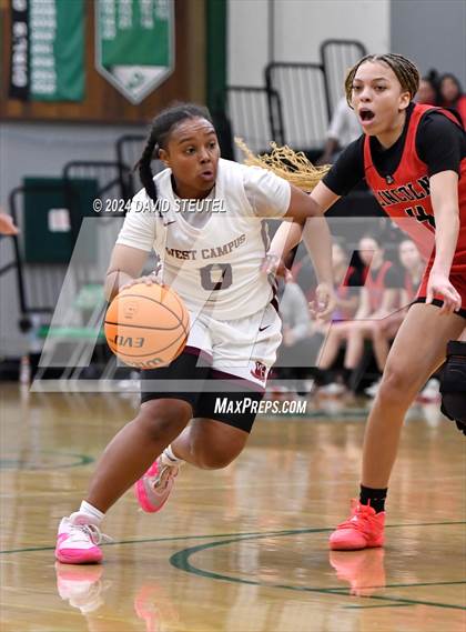 Thumbnail 2 in Lincoln vs. West Campus (St. Mary's MLK Showcase) photogallery.