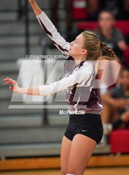 Thumbnail 2 in Ennis vs Maypearl photogallery.