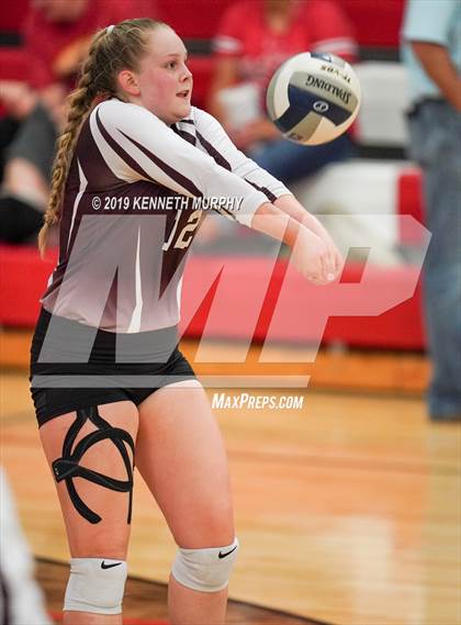 Thumbnail 2 in Ennis vs Maypearl photogallery.