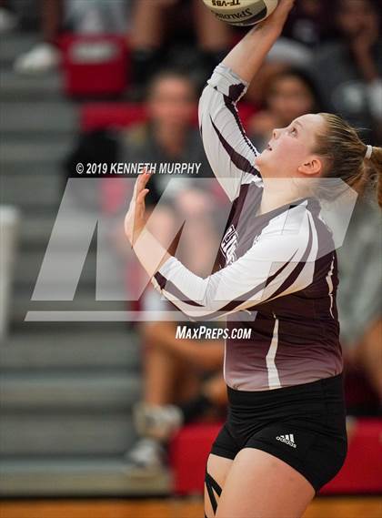 Thumbnail 1 in Ennis vs Maypearl photogallery.