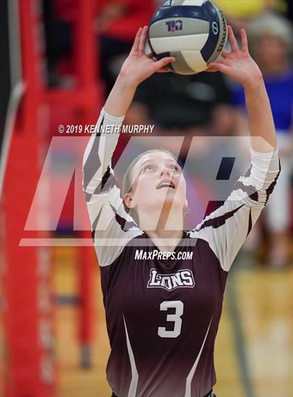 Thumbnail 1 in Ennis vs Maypearl photogallery.