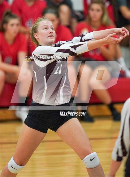 Thumbnail 1 in Ennis vs Maypearl photogallery.